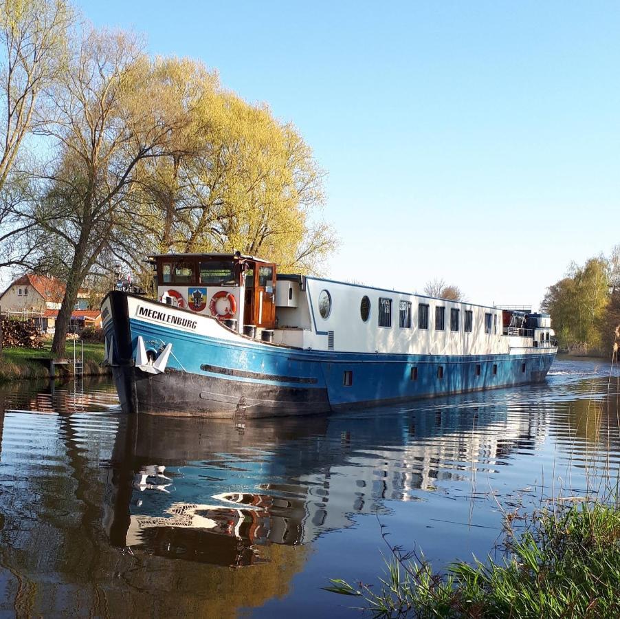 Ms Mecklenburg Bed & Breakfast Groningen Exterior foto